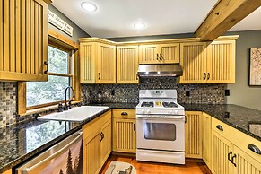 Black Mountain Cabin w/ Screened Porch + Views!