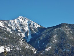 Cozy Immaculate Cabin - Peaceful Retreat!