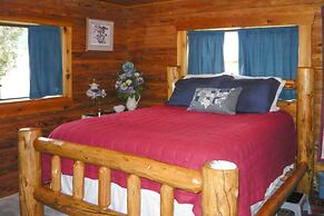 Cozy Immaculate Cabin - Peaceful Retreat!