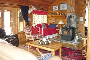 Cozy Immaculate Cabin - Peaceful Retreat!