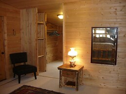 Cozy Immaculate Cabin - Peaceful Retreat!