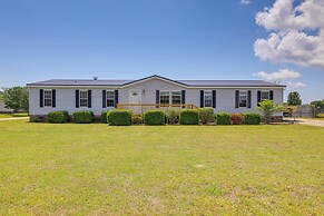 Family Home + Fire Pit & Deck, 11 Miles to Beach!