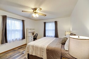Henderson Home w/ Patio: 1 Mi to Norfork Lake