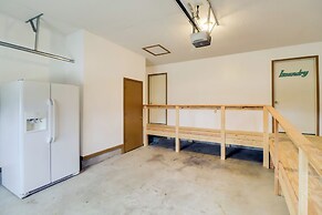 Henderson Home w/ Patio: 1 Mi to Norfork Lake