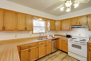 Henderson Home w/ Patio: 1 Mi to Norfork Lake