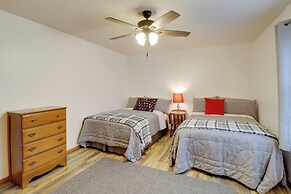 Henderson Home w/ Patio: 1 Mi to Norfork Lake