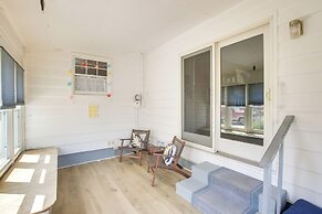 Cozy Wisconsin Abode: Walk to Lake Michigan!