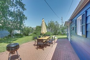 Cozy Wisconsin Abode: Walk to Lake Michigan!