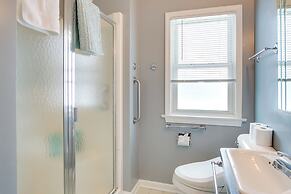 Cozy Wisconsin Abode: Walk to Lake Michigan!