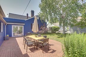 Cozy Wisconsin Abode: Walk to Lake Michigan!