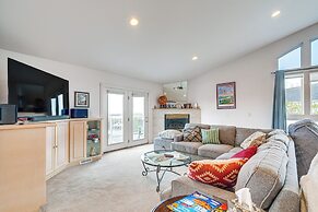 Inviting Great Falls Home w/ Wraparound Deck!