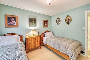 Walk to Bathhouse Row: Dog-friendly Home!