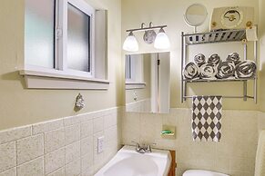 Walk to Bathhouse Row: Dog-friendly Home!