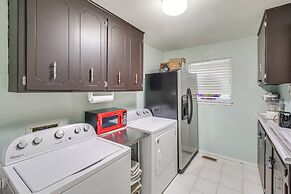 Walk to Bathhouse Row: Dog-friendly Home!