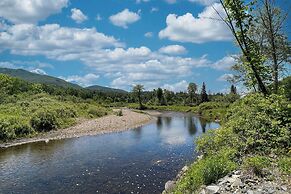 Mtn Views: Colonial Home on Kingdom Trails!