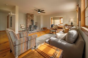 Mtn Views: Colonial Home on Kingdom Trails!