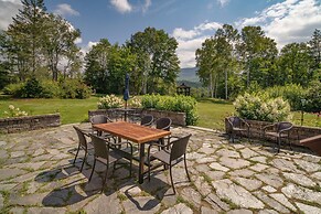 Mtn Views: Colonial Home on Kingdom Trails!