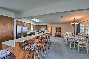 Lakefront Livingston Home w/ Dock, 1 Mi to Launch!