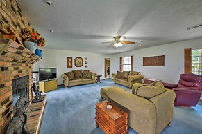 Lakefront Livingston Home w/ Dock, 1 Mi to Launch!