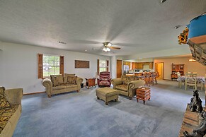 Lakefront Livingston Home w/ Dock, 1 Mi to Launch!