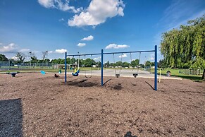 9 Mi to Midtown Harrisburg: Cottage w/ Deck