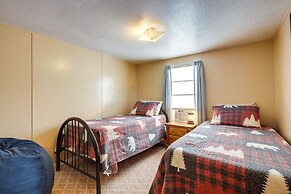 Charming Santa Rosa Home w/ Mountain Views & Porch