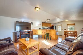 Charming Santa Rosa Home w/ Mountain Views & Porch