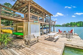 Lake Martin Cabin w/ Luxury Dock & Kayaks!