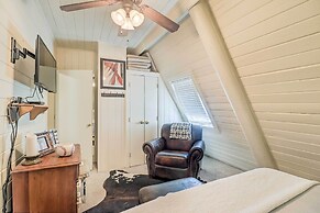 Lake Martin Cabin w/ Luxury Dock & Kayaks!