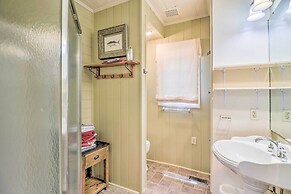 Lake Martin Cabin w/ Luxury Dock & Kayaks!