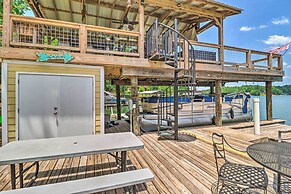Lake Martin Cabin w/ Luxury Dock & Kayaks!