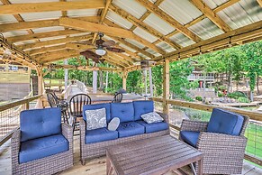 Lake Martin Cabin w/ Luxury Dock & Kayaks!