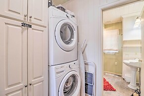 Lake Martin Cabin w/ Luxury Dock & Kayaks!