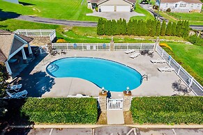 Home w/ Community Pool - 2 Miles to The Island!