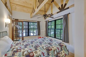 Lakefront Hartford Cabin w/ Canoe & Boat Ramp