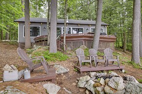 Lakefront Hartford Cabin w/ Canoe & Boat Ramp