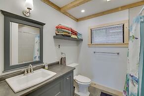 Lakefront Hartford Cabin w/ Canoe & Boat Ramp