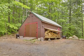 Lakefront Hartford Cabin w/ Canoe & Boat Ramp