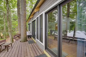 Lakefront Hartford Cabin w/ Canoe & Boat Ramp