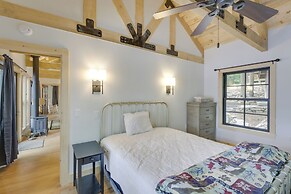 Lakefront Hartford Cabin w/ Canoe & Boat Ramp