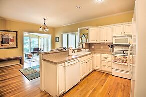 2-tier Deck & Boat Parking: Lake Hamilton Home