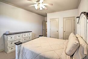 2-tier Deck & Boat Parking: Lake Hamilton Home