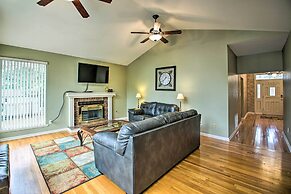 2-tier Deck & Boat Parking: Lake Hamilton Home