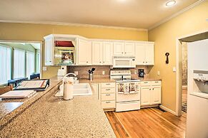 2-tier Deck & Boat Parking: Lake Hamilton Home