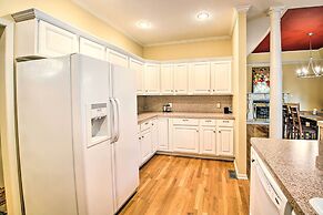 2-tier Deck & Boat Parking: Lake Hamilton Home