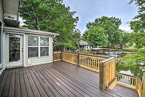 2-tier Deck & Boat Parking: Lake Hamilton Home
