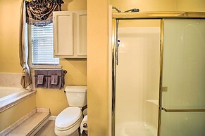 2-tier Deck & Boat Parking: Lake Hamilton Home