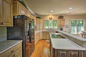 Dock & Kayaks: Lakefront Hot Springs Home