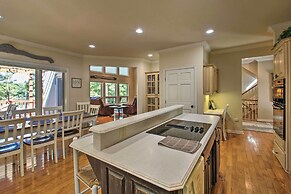 Dock & Kayaks: Lakefront Hot Springs Home