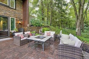 Large Family Home w/ Patios, Gas Grill + Fire Pit!